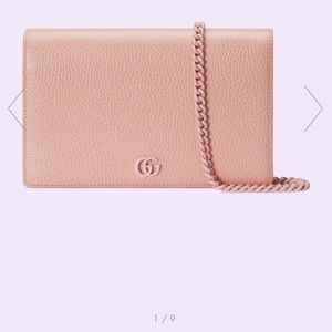 Coming with a  box and authenticy card.